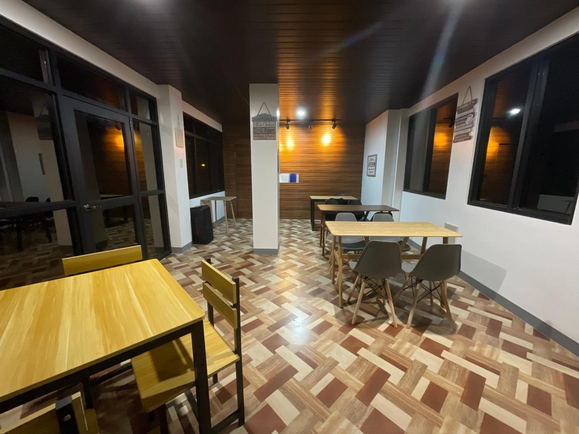 Halajo Bnb Transient Laoag Eksteriør billede